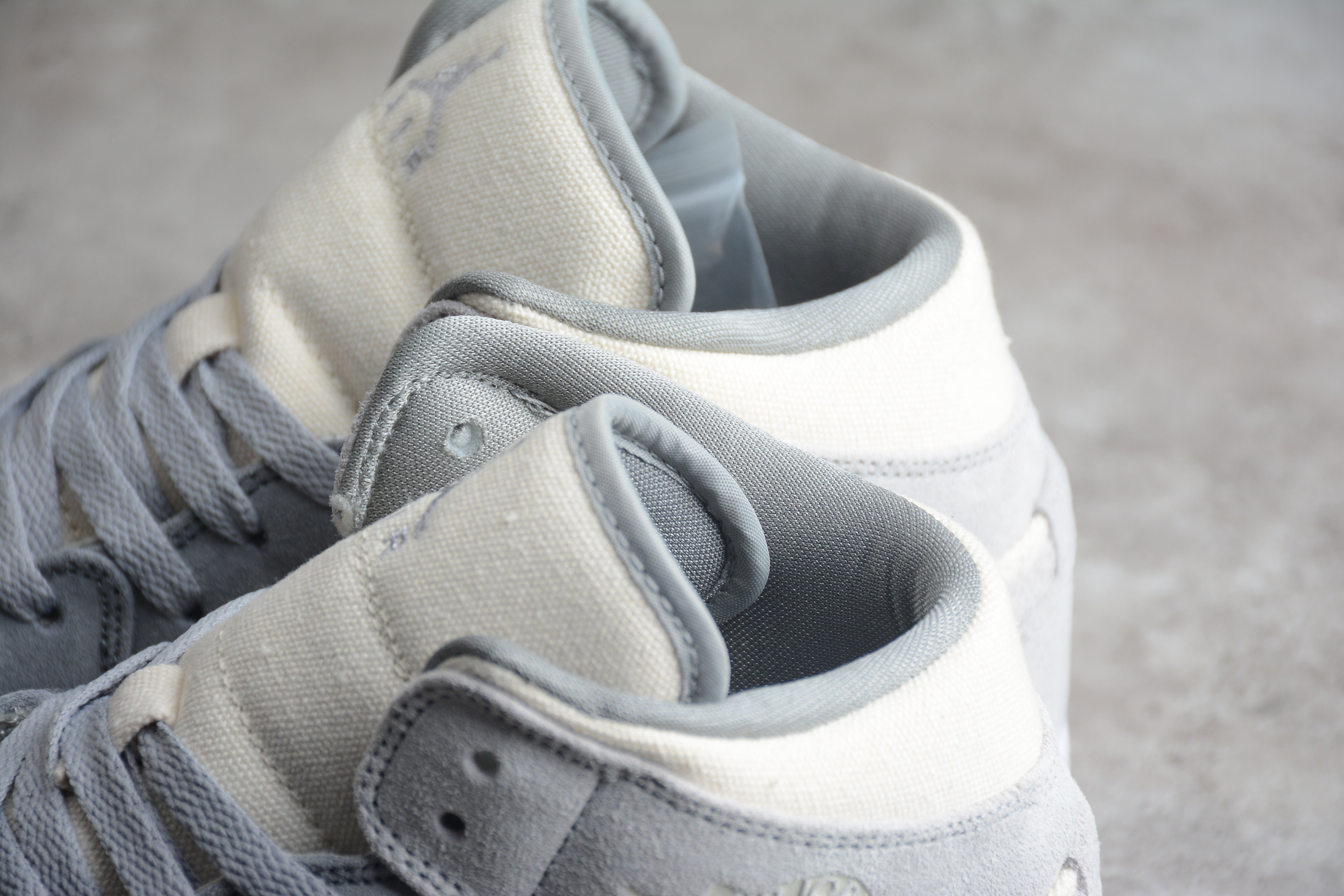 Air Jordan 1 Mid - Coconut Milk Particle Grey